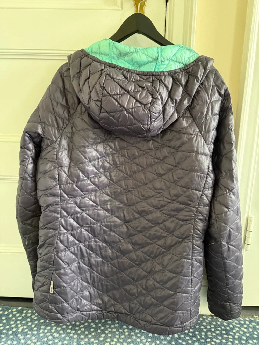 The North Face Women’s Lightweight Puffer Jacket Medium Navy Insulated Coat XL - Picture 2 of 4
